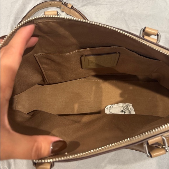 Coach Beige and Brown Shoulder Bag + matching wallet - Picture 8 of 8